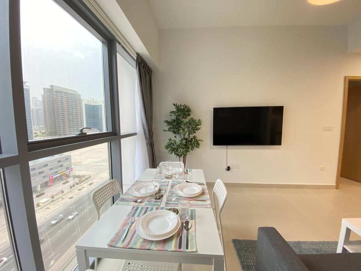 Апартаменты Lux Bnb Bellevue Tower Downtown Дубай Экстерьер фото