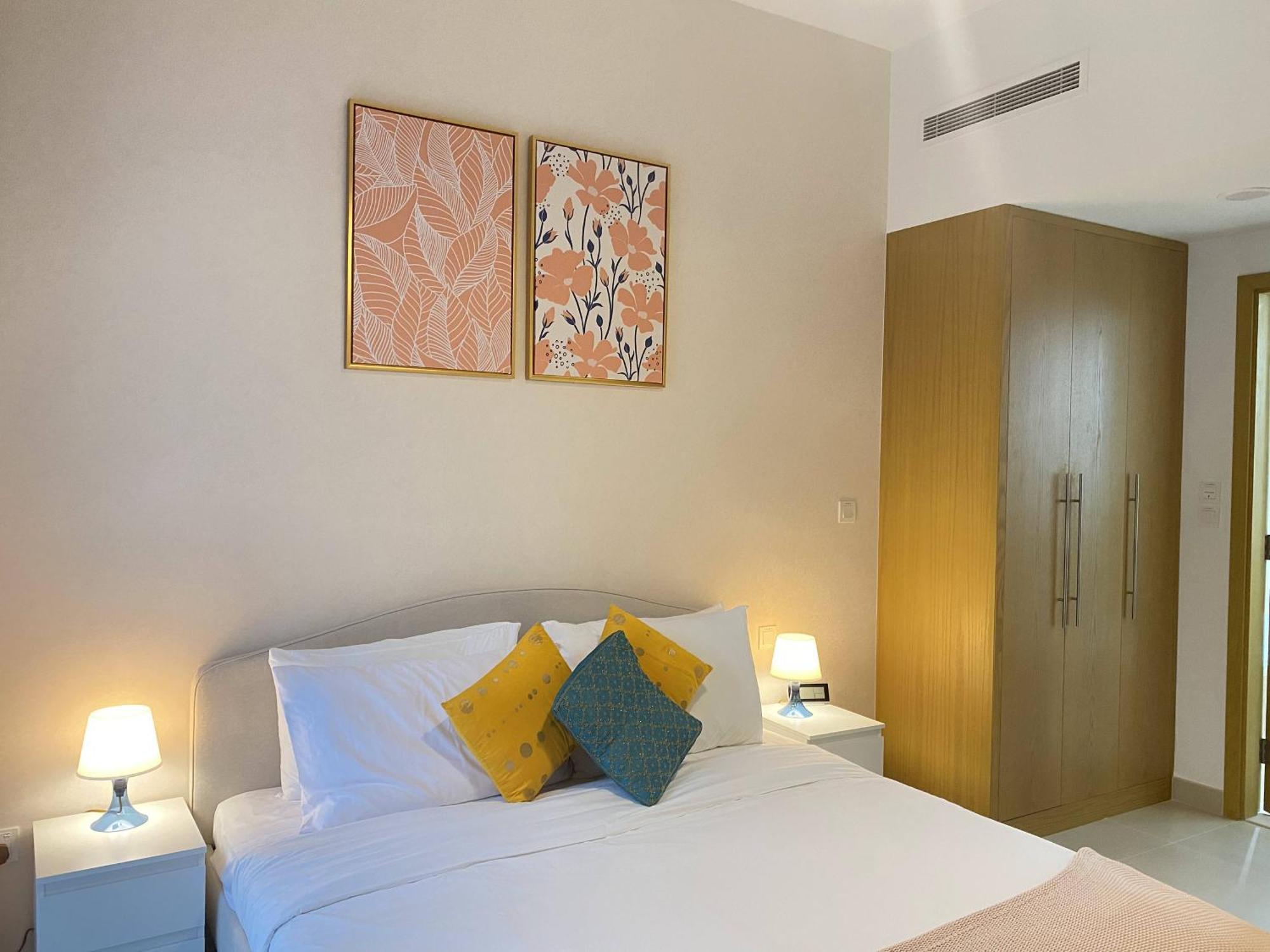 Апартаменты Lux Bnb Bellevue Tower Downtown Дубай Экстерьер фото
